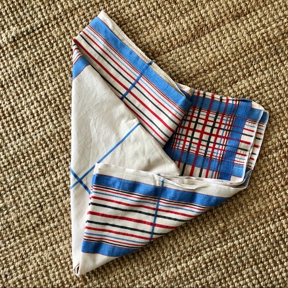 Check Tablecloth - Picture 2 of 4